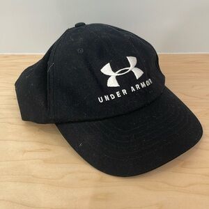 NWT Under Armour Hat: black and white